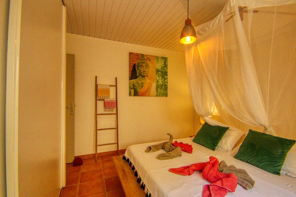 27Location villa piscine le diamant martinique_ chambre 2